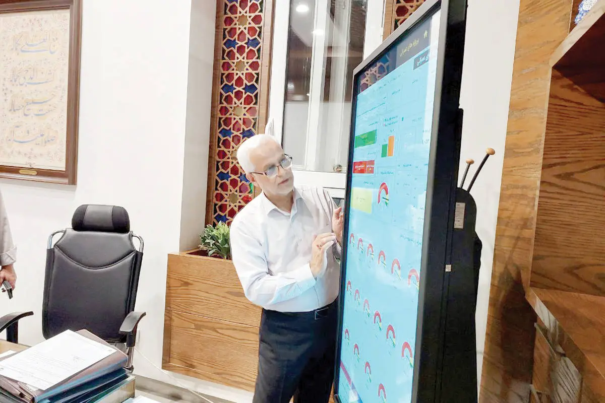 ۱۰۰ کیلومتر آب خاکستری