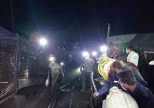خانواده‌های متوفیان حادثه انفجار معدن زغال سنگ طبس تحت پوشش خدمات مالی بهزیستی