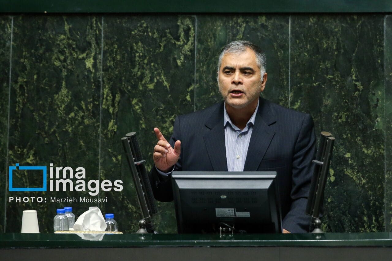 پاک‌نژاد اولین وزیر مردودی دولت چهاردهم؟