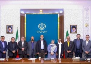 سخنگوی جبهه اصلاحات: لازم باشد از پزشکیان انتقاد هم می کنیم/ او باید پاسخگوی مردم باشد