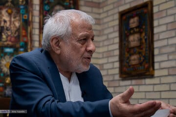 توده مردم دیگر نه دنبال اصلاح‌طلبان هستند نه اصول‌گرایان افراطی