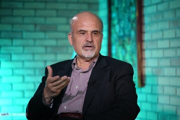 پدر معنوی دلواپسان جناب احمدی‌نژاد است