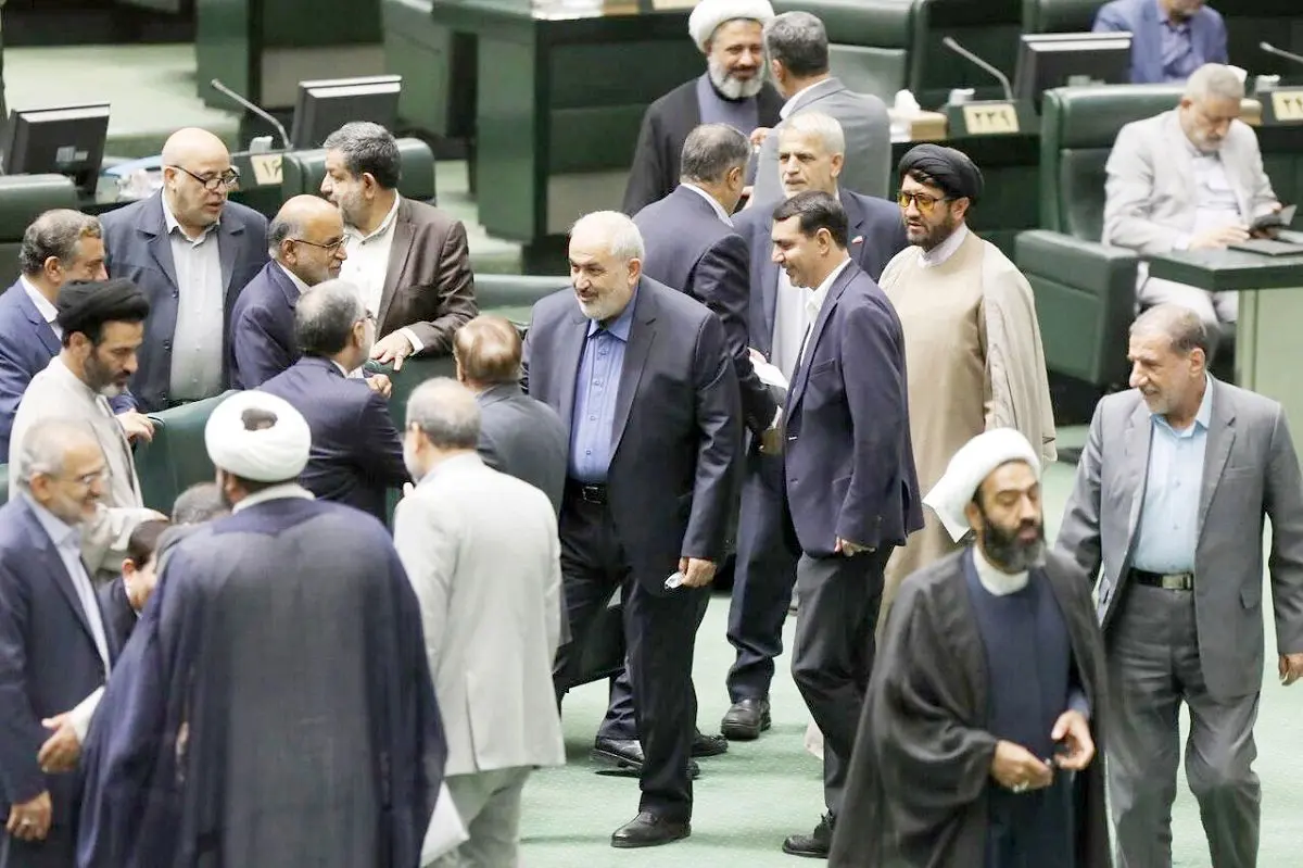 مخازن خالی صنایع خاموش
