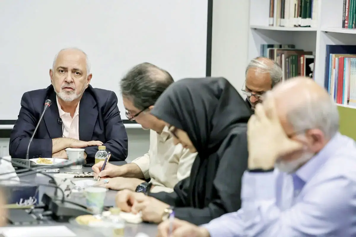 بررسی دور جدید حملات تندروها به محمدجواد ظریف