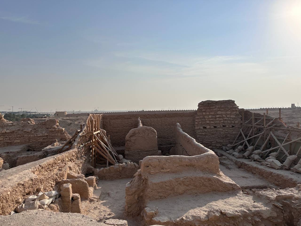 از ایران تا عربستان؛ نگاهی به توسعه، فرهنگ و تاریخ