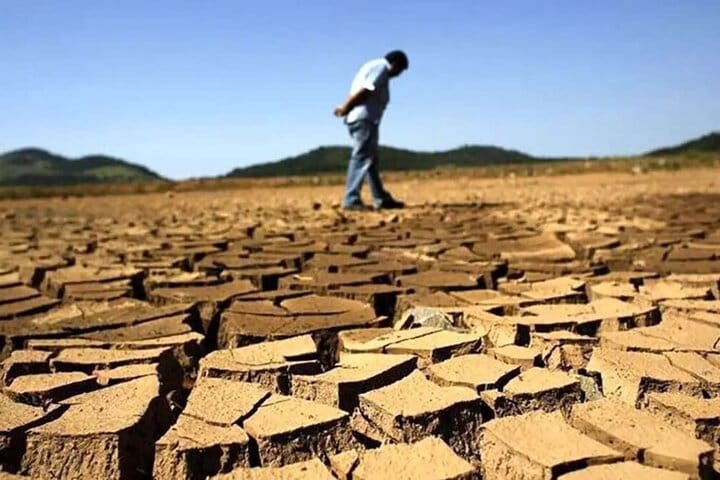 احمدی‌نژاد نتوانست یک وزارتخانه منتقل کند چه برسد تخلیه تهران