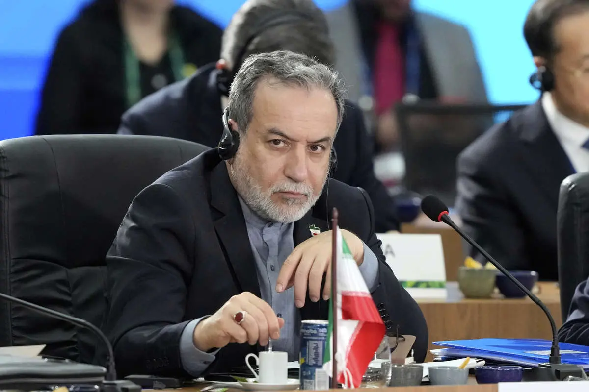 سفر ناگهانی عراقچی و جلب توجه به «کانال پاریس»