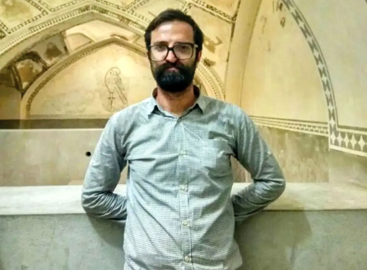 یک نفر اینجا خودش را کشت