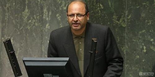 نماینده مجلس: به جای بازرسان آژانس که به آمریکا گزارش می‌دهند خود آمریکایی‌ها از تاسیسات بازدید کنند