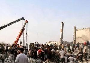 مراسم تشییع دانش‌آموزان شهید میناب