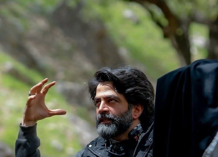 محمود کریمی: در میانه صدای انفجار، خلق کردن بهتر از نشستن و انتظار بود / وقتی تفنگ ساده عشایر حریف موشک کروز شد