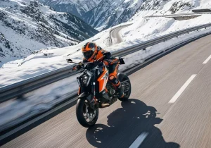موتورسیکلت KTM ۱۳۹۰ Super Duke RR معرفی شد؛ سبک‌تر با قابلیت هندلینگ بهتر