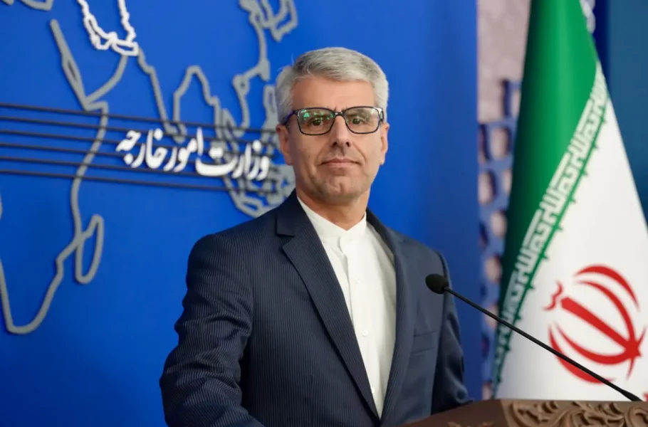 واکنش سخنگوی وزارت خارجه به حذف تیک آبی اکانتش: سانسور گزینشی و راهزنی دیجیتال آمریکایی است