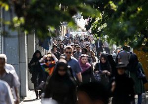 جامعه ایرانی در حال عبور از خود تکرارشونده به سوی خود خلاق است