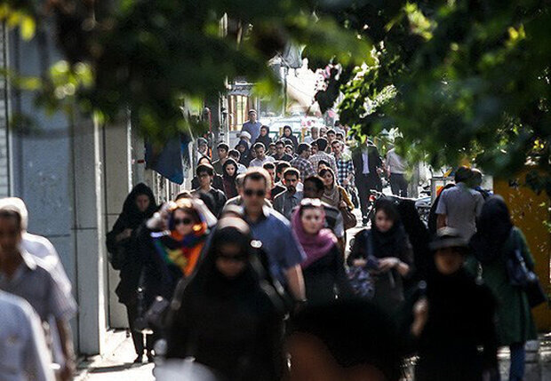 جامعه ایرانی در حال عبور از خود تکرارشونده به سوی خود خلاق است