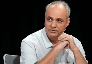 واکنش زیدآبادی به گزارش نیویورک تایمز: مواضع احمدی نژاد ۱۸۰ درجه عوض شده