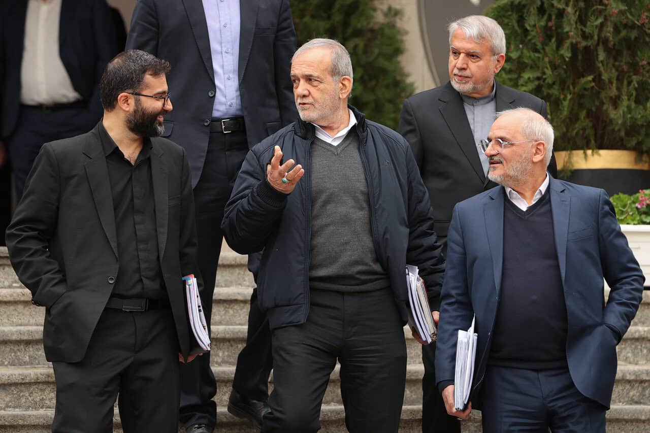 «قاچاقچیان سوخت» جورچین قیمت بنزین و معمای میلیون‌ها لیتر سوخت قاچاق/ در پشت پرده چه خبر است؟